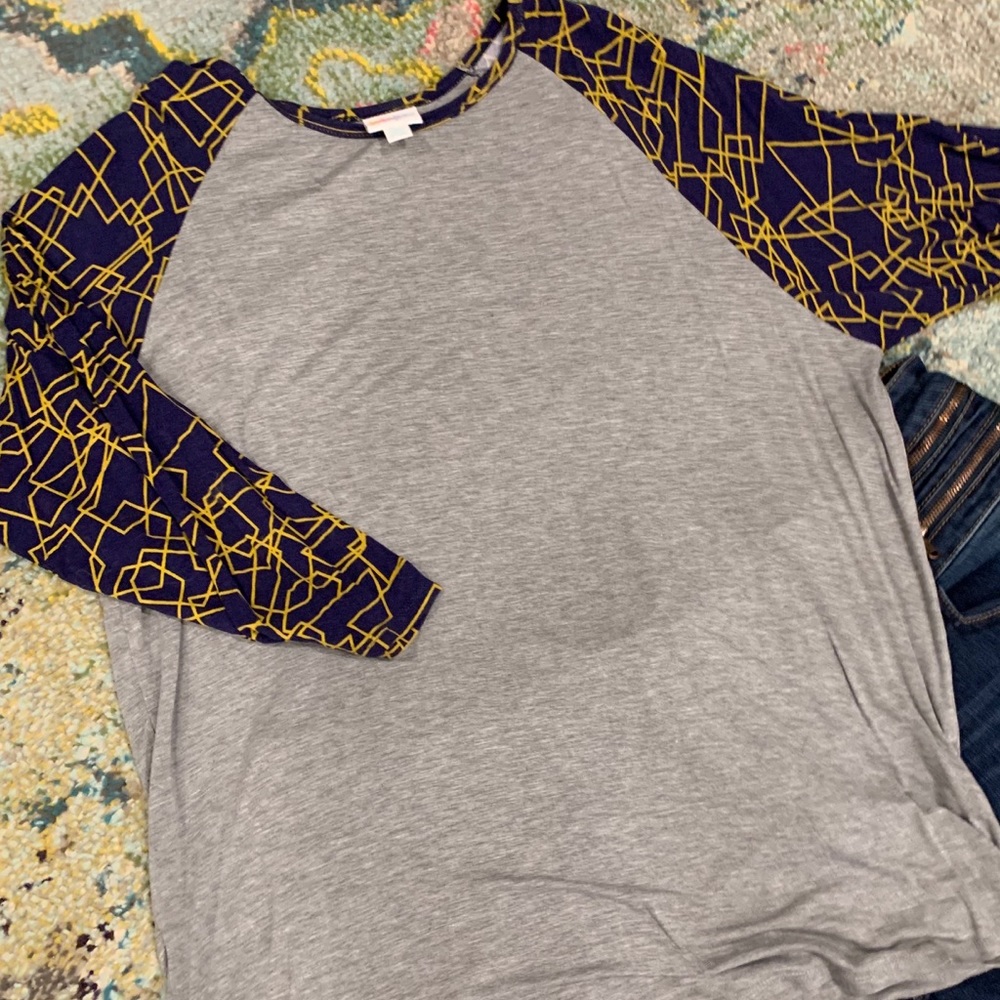 Soft and stretch baseball sleeve top